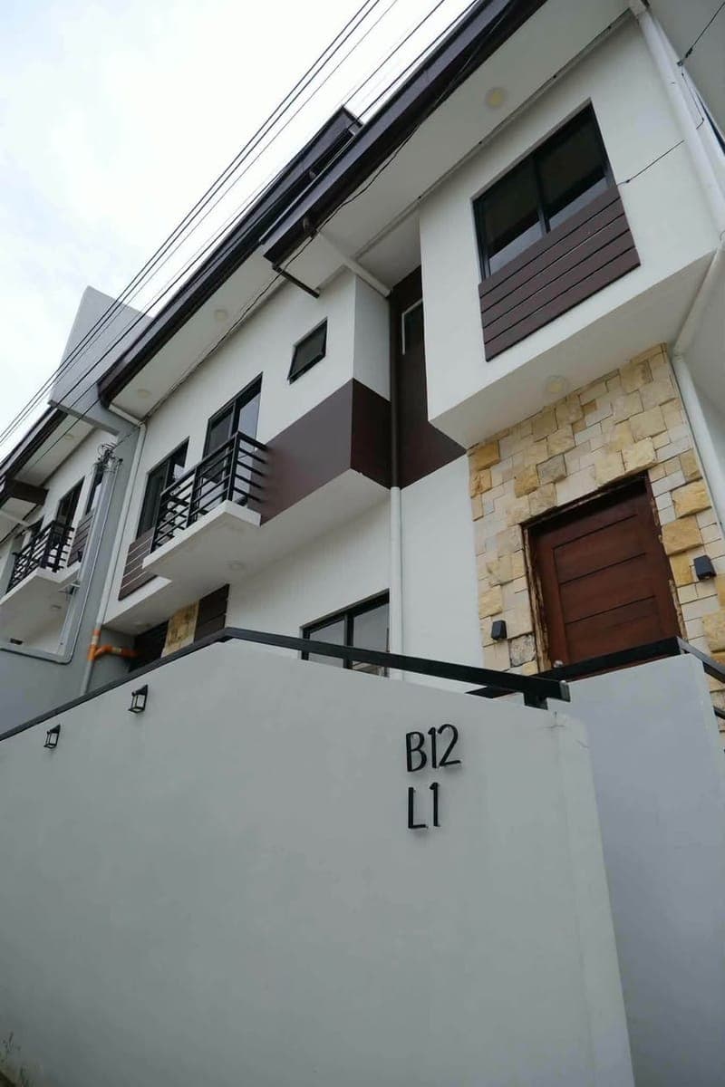 🏡 Fully Furnished House for Rent - photo 1