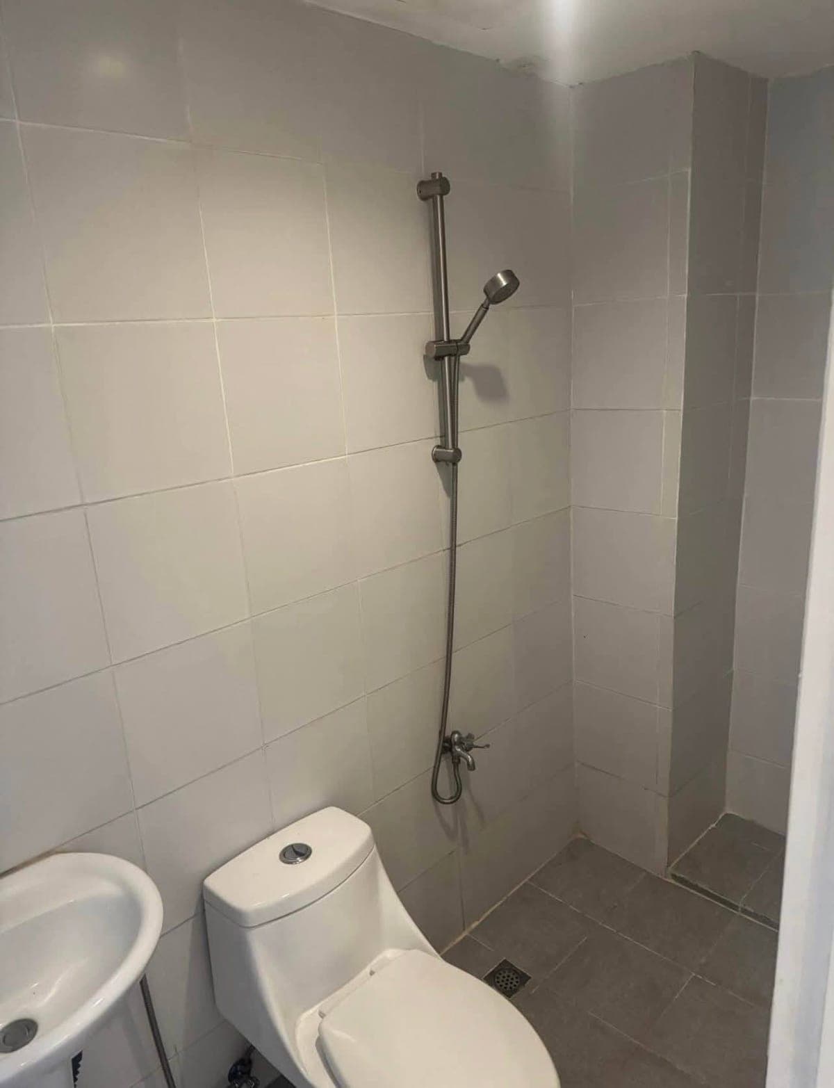 RUSH CONDO FOR RENT/SALE Victoria Sports Tower - photo 2