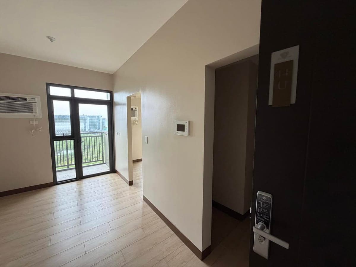 🏢 FOR LEASE – GENTRY MANOR - photo 1