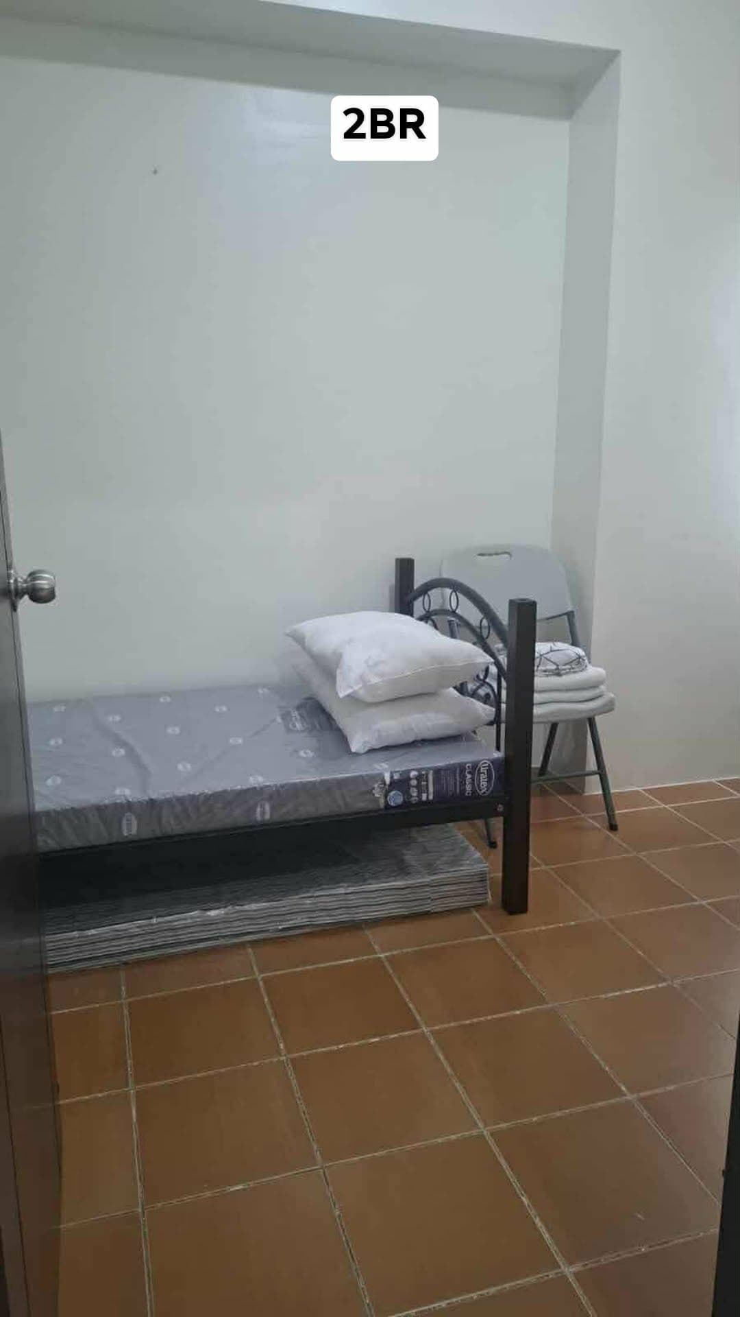 # **2 BEDROOMS** **UNIT FOR RENT, Covent Garden, Sta.Mesa **Manila** ** - photo 2