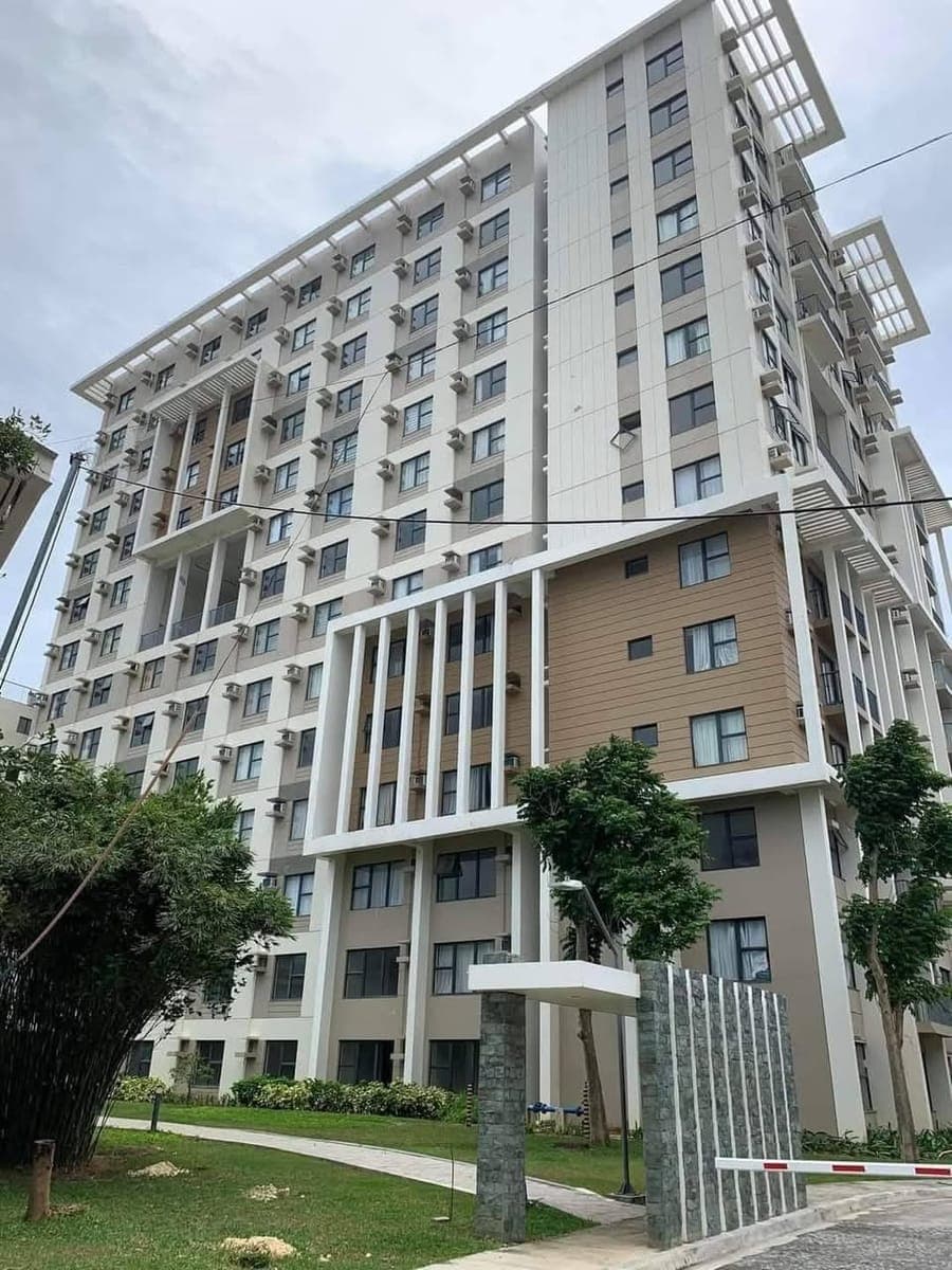 For Rent 1br at Soltana fully furnished available for long term 1yr rent - photo 1