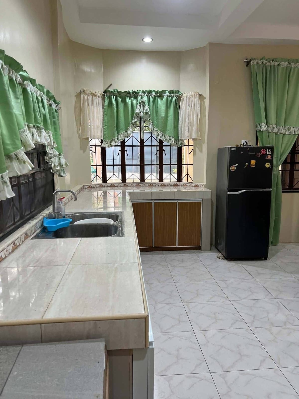 🌟 Spacious home perfect for families in a peaceful Carmen neighborhood! - photo 1