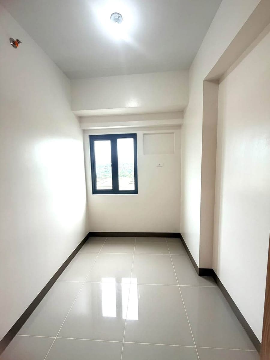 15,000/month 2 BEDROOM BARE CONDO UNIT - photo 4