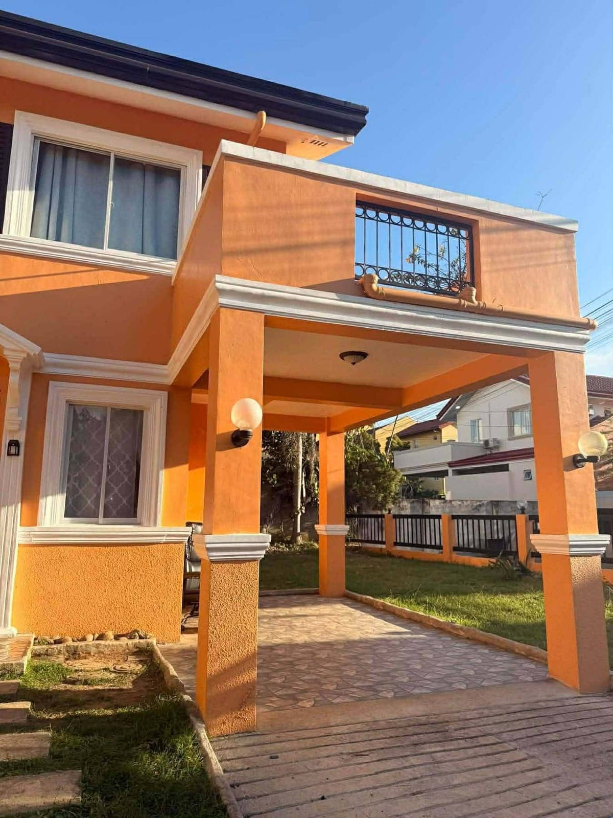 House for Rent in La Mirande Crest Gran Europa - photo 4