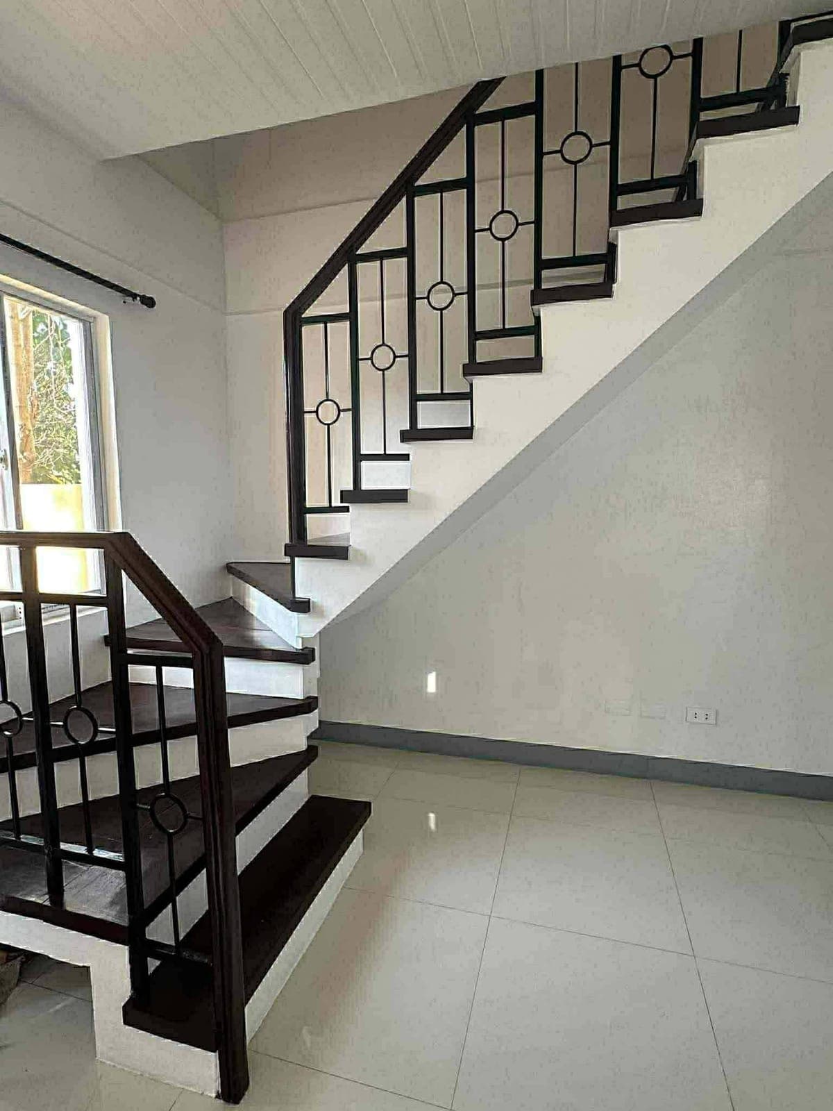 House for Rent in La Mirande Crest Gran Europa - photo 9