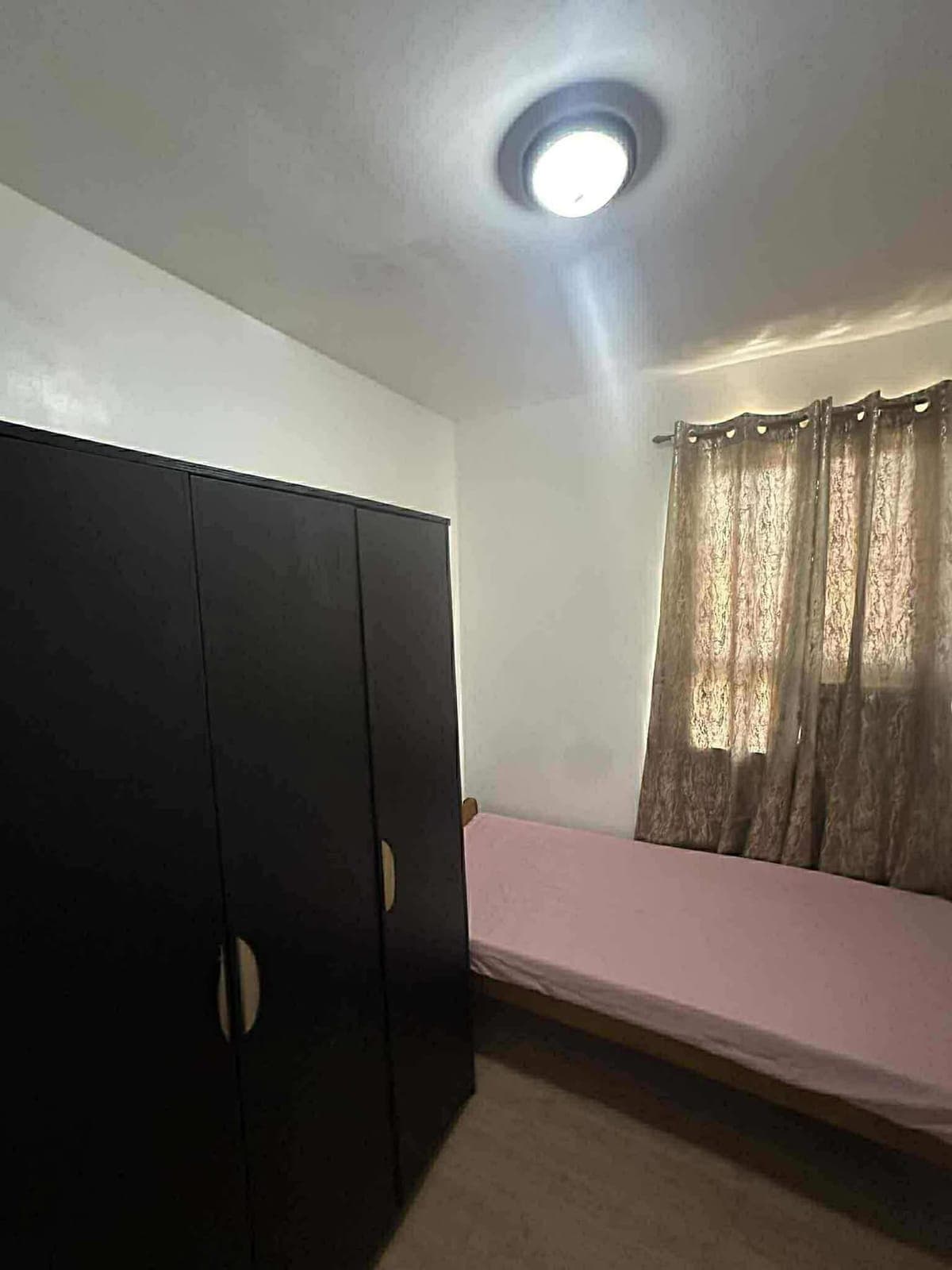 House for rent in gran europa with huge garden parking space gated - photo 1