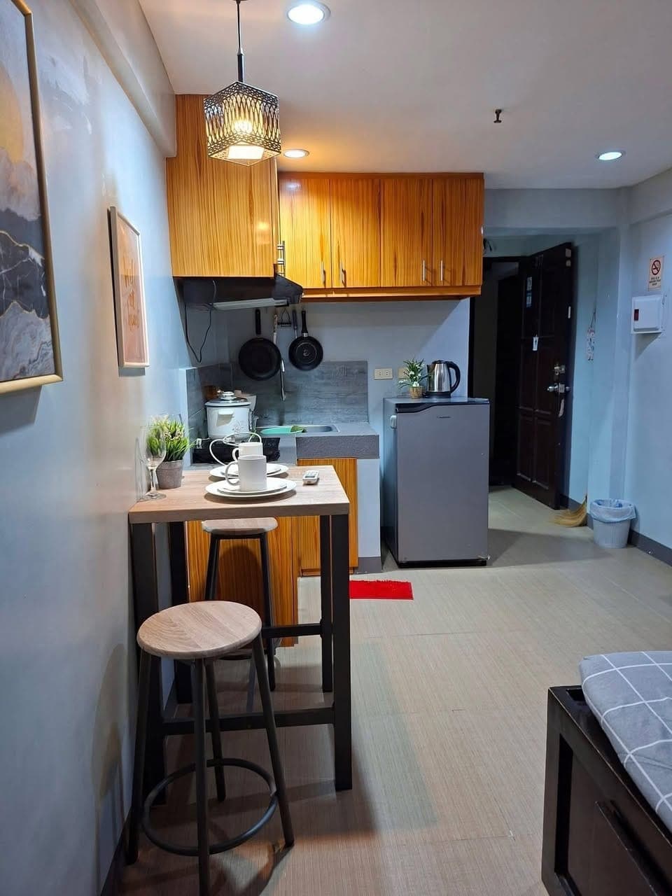 🌟 Affordable studio living with balcony—perfect for city dwellers! - photo 3