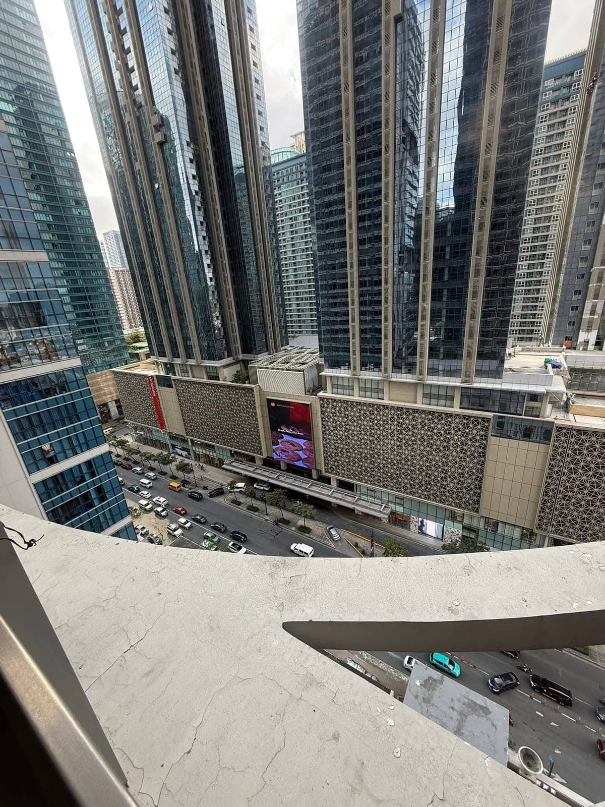 For rent in Uptown park suits - photo 11