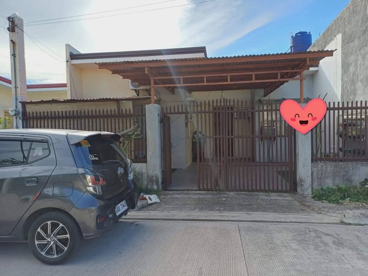 HOUSE FOR RENT - photo 1