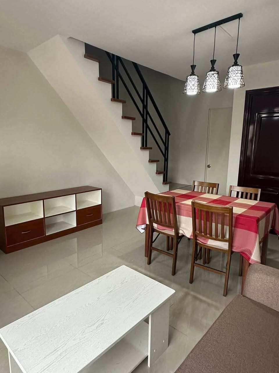 𝗧𝗢𝗪𝗡𝗛𝗢𝗨𝗦𝗘 𝗙𝗢𝗥 𝗥𝗘𝗡𝗧 - photo 1