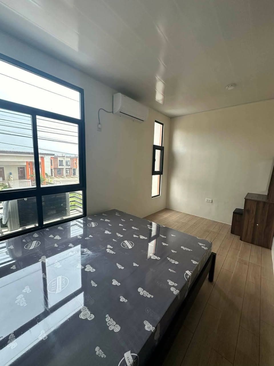 𝗧𝗢𝗪𝗡𝗛𝗢𝗨𝗦𝗘 𝗙𝗢𝗥 𝗥𝗘𝗡𝗧 - photo 4