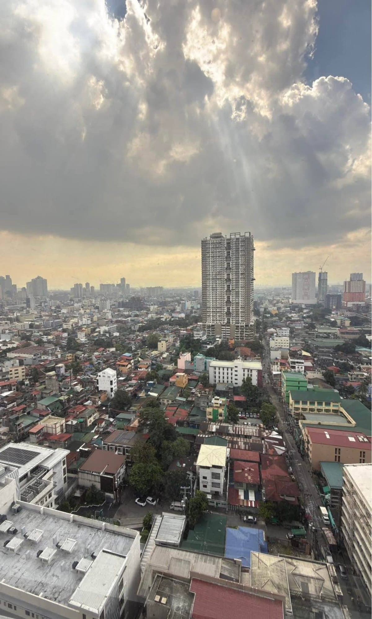 Rush Condo for Rent (Pet friendly) - photo 2