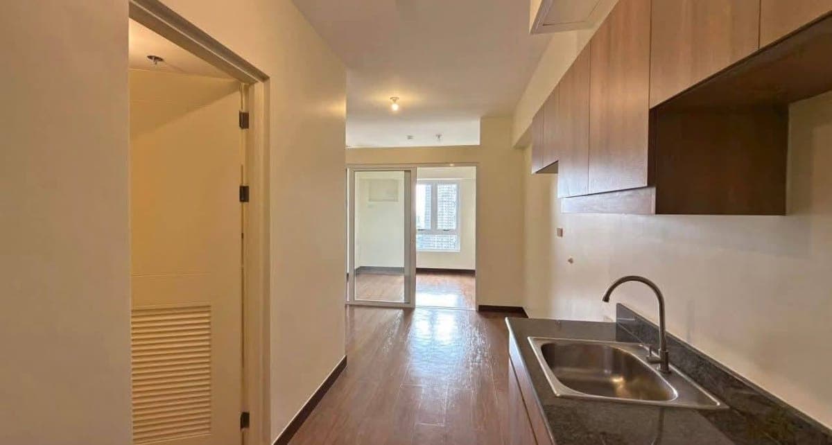 Rush Condo for Rent (Pet friendly) - photo 4