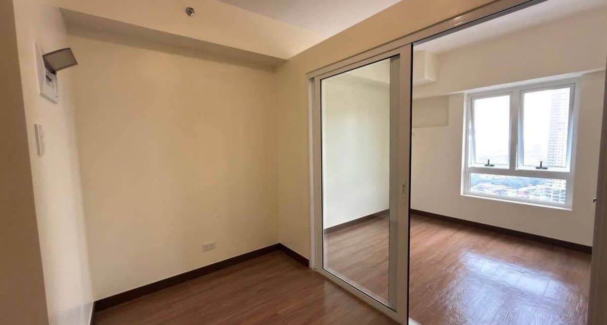 Rush Condo for Rent (Pet friendly) - photo 6