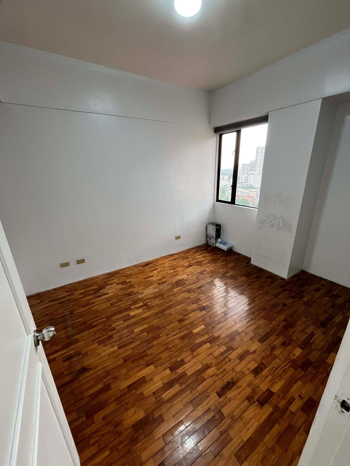 For Rent Valencia Hills Tower C - photo 1