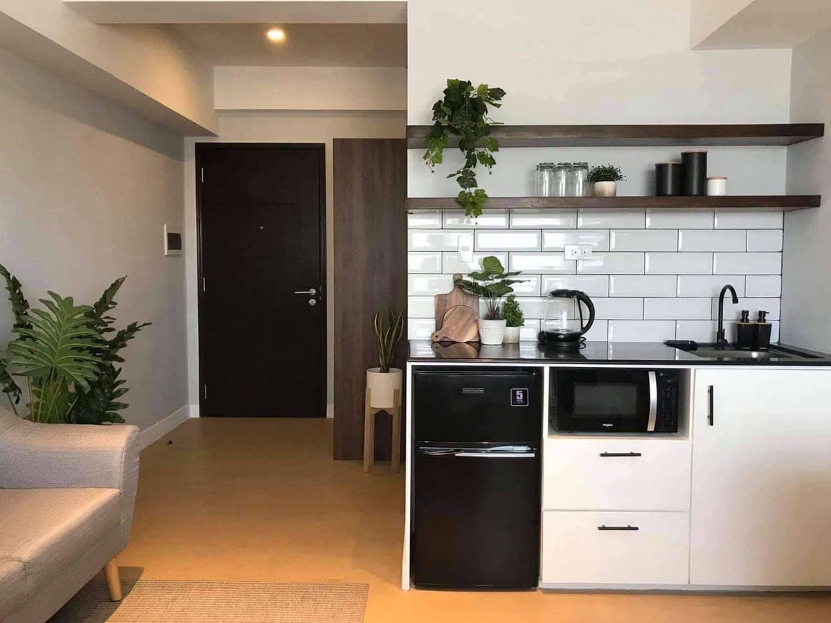 FULLY FURNISHED CONDO FOR RENT - photo 1