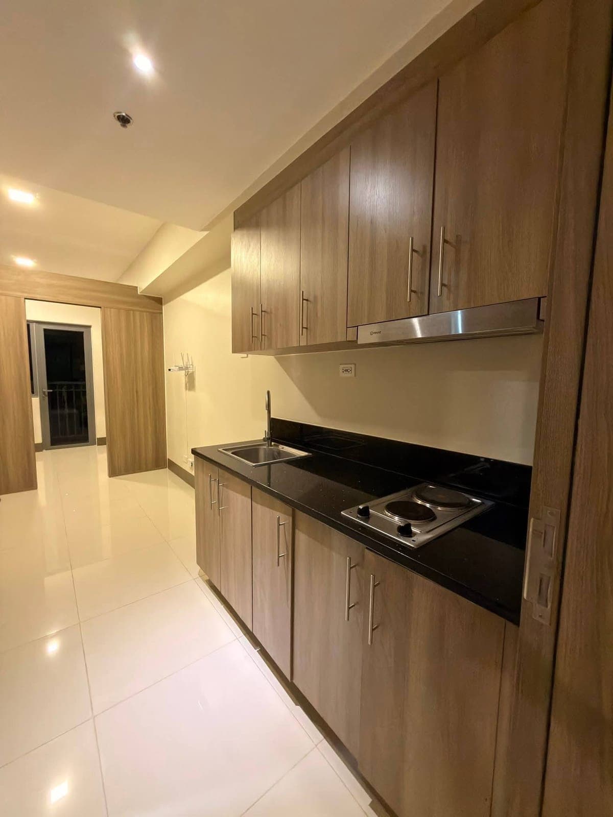 FOR RENT SEMI FURNISHED UNIT‼️ - photo 1