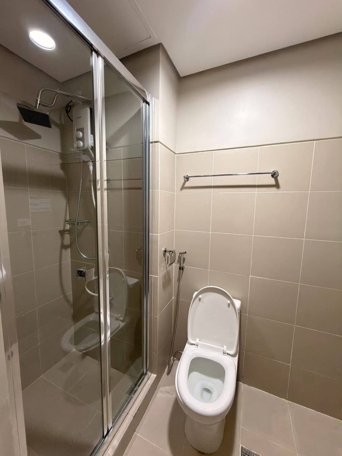 FOR RENT SEMI FURNISHED UNIT‼️ - photo 2