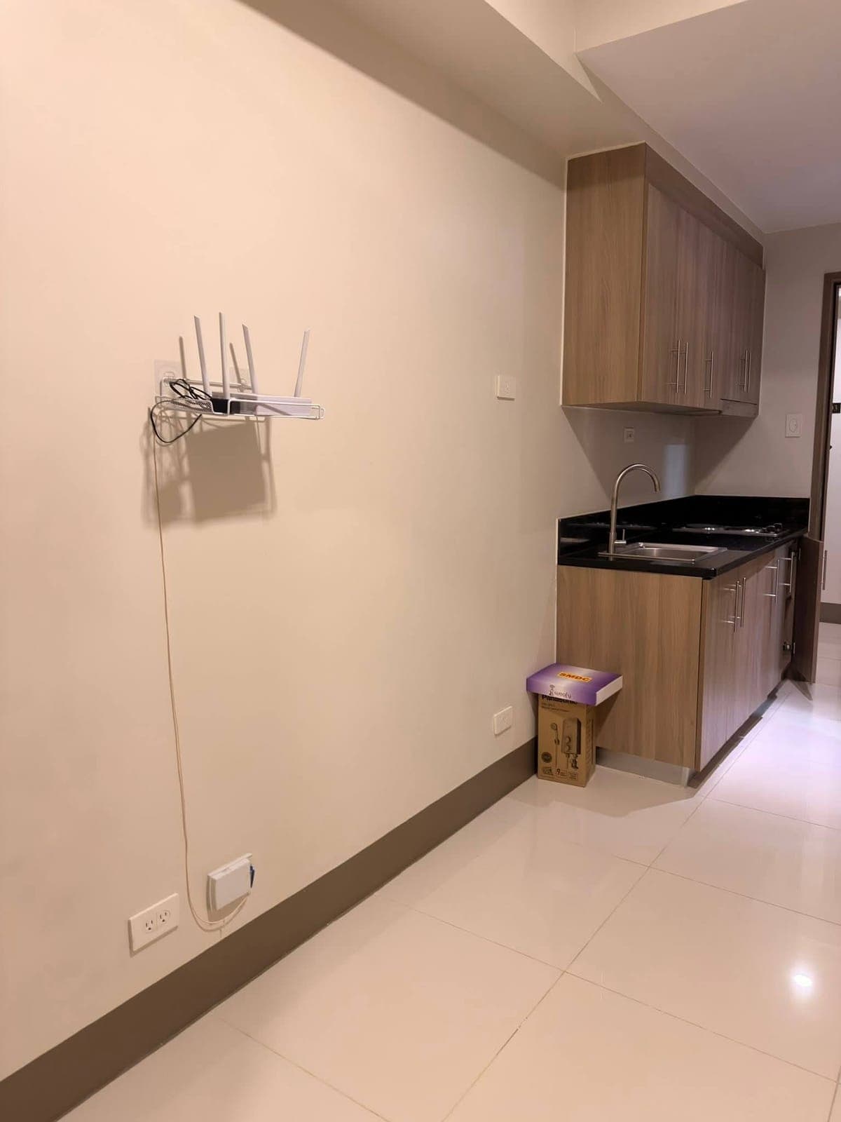 FOR RENT SEMI FURNISHED UNIT‼️ - photo 3