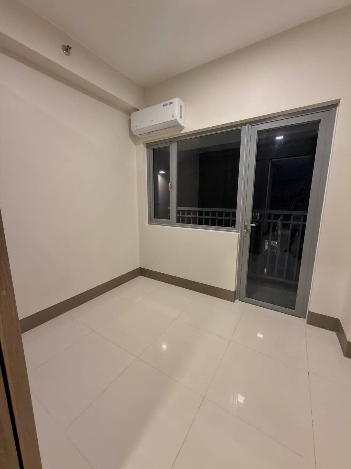 FOR RENT SEMI FURNISHED UNIT‼️ - photo 4