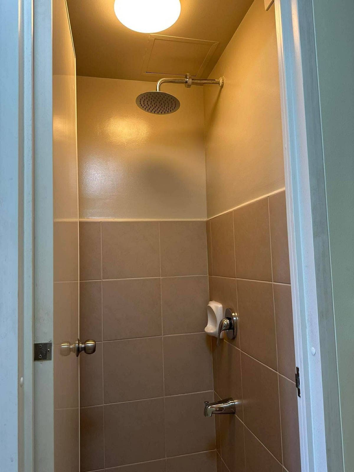 Rush Condo Fo Rent 2BR with Balcony for Rent – Avida Towers Sola - photo 3