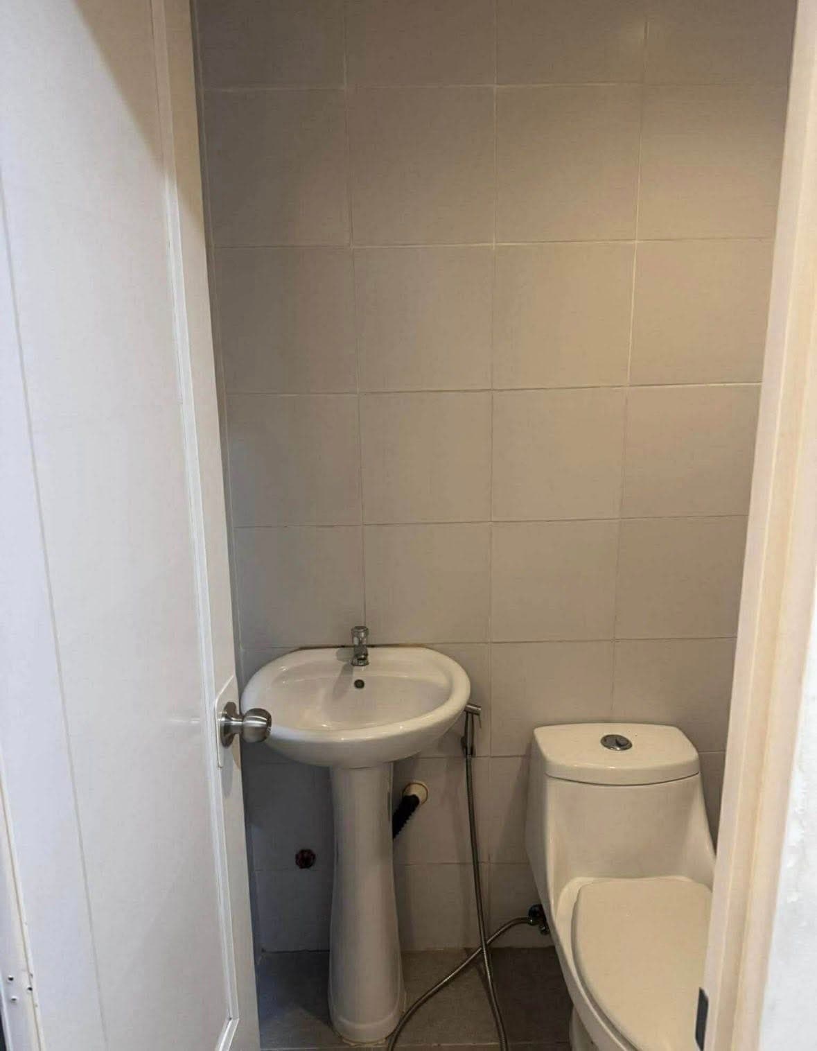 FOR RENT: ₱17,000 monthly - Exclusive condo dues - photo 2