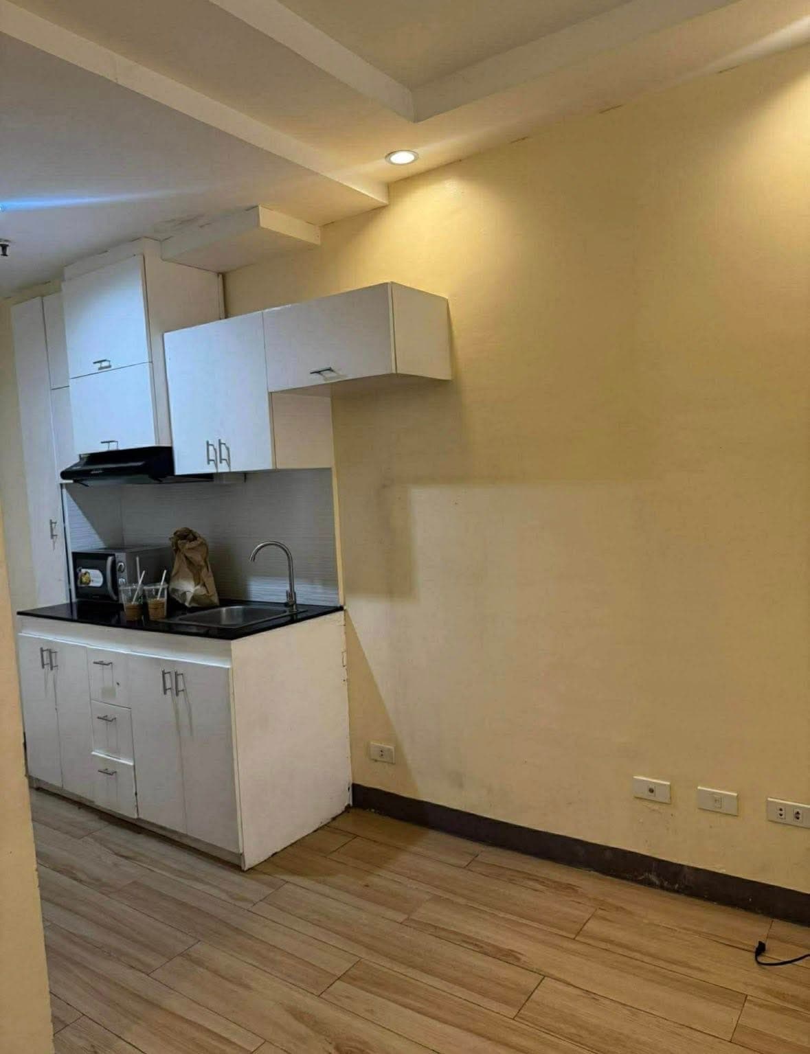 FOR RENT: ₱17,000 monthly - Exclusive condo dues - photo 6