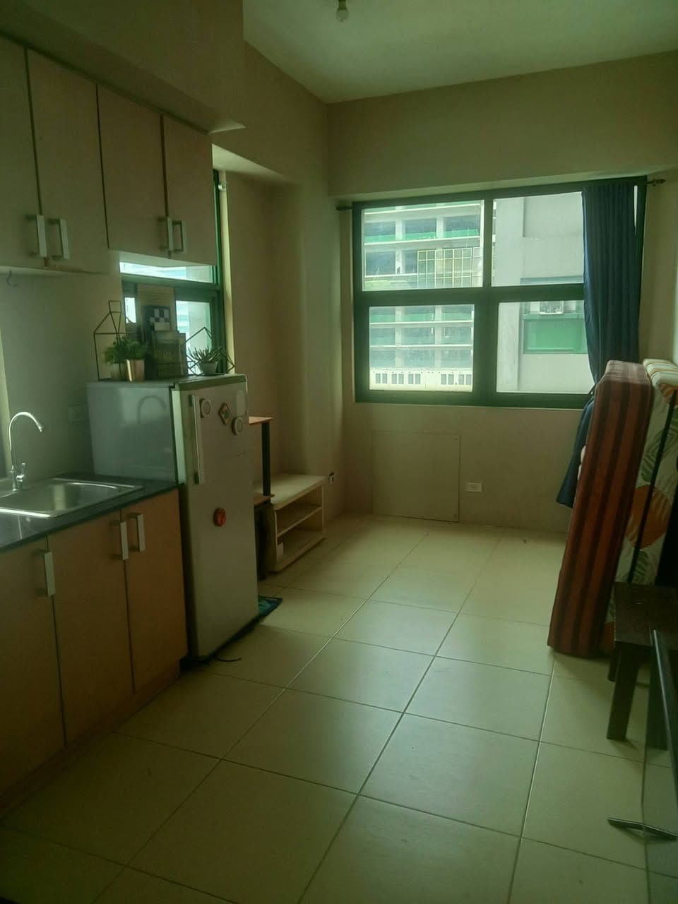 For rent, studio unit at Symphony towers-Timog-Sgt Esguerra QC near GMA7 MRT East Av - photo 2