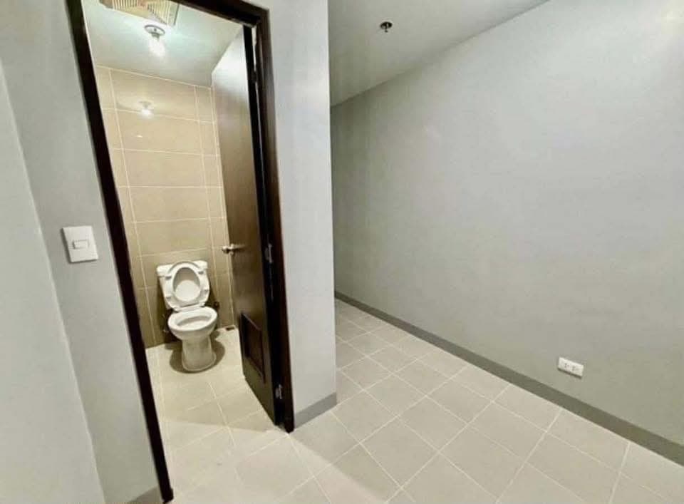 ₱65K MONTHLY‼️| LUXURY 2BR WITH PARKING AT SEIBU TOWER BGC. - photo 3