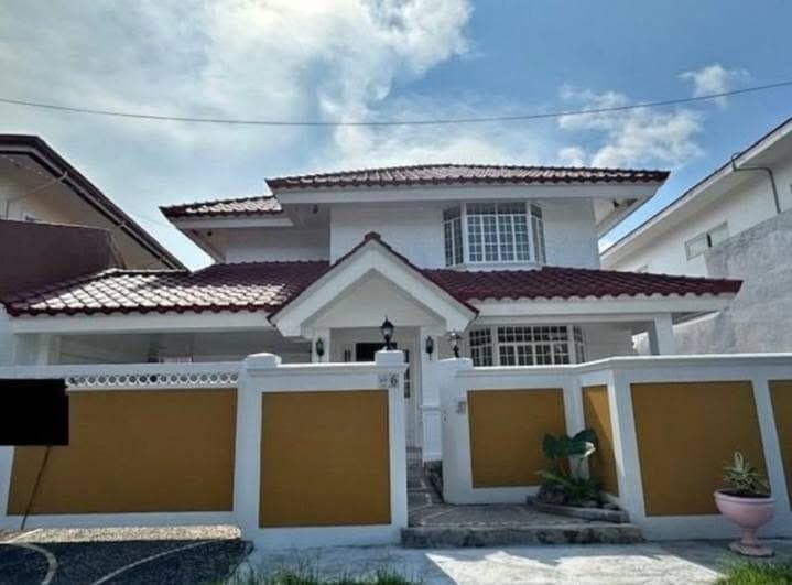 HOUSE FOR RENT/ SALE IN TAHANAN VILLAGE - photo 1