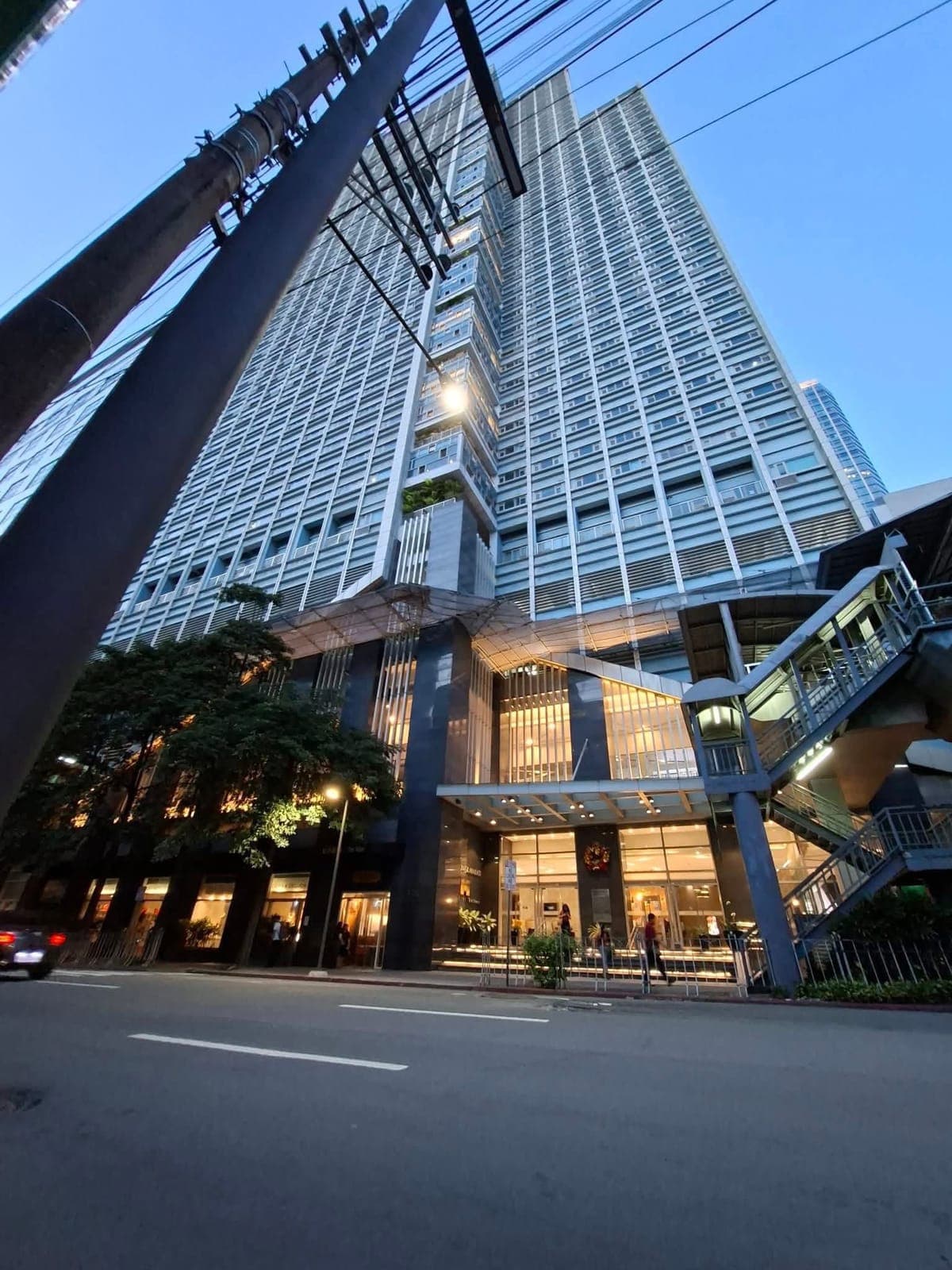 For rent - A newly renovated studio unit ready to move-in in Eton Tower Dela Rosa Corner Rufino Lega... - photo 5