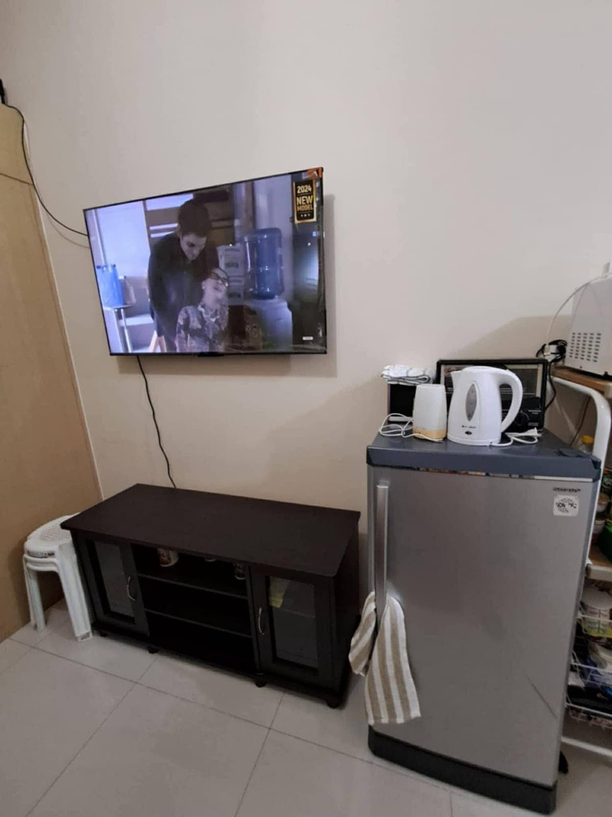 18K/ month 1 month adv 1 month dep - photo 8