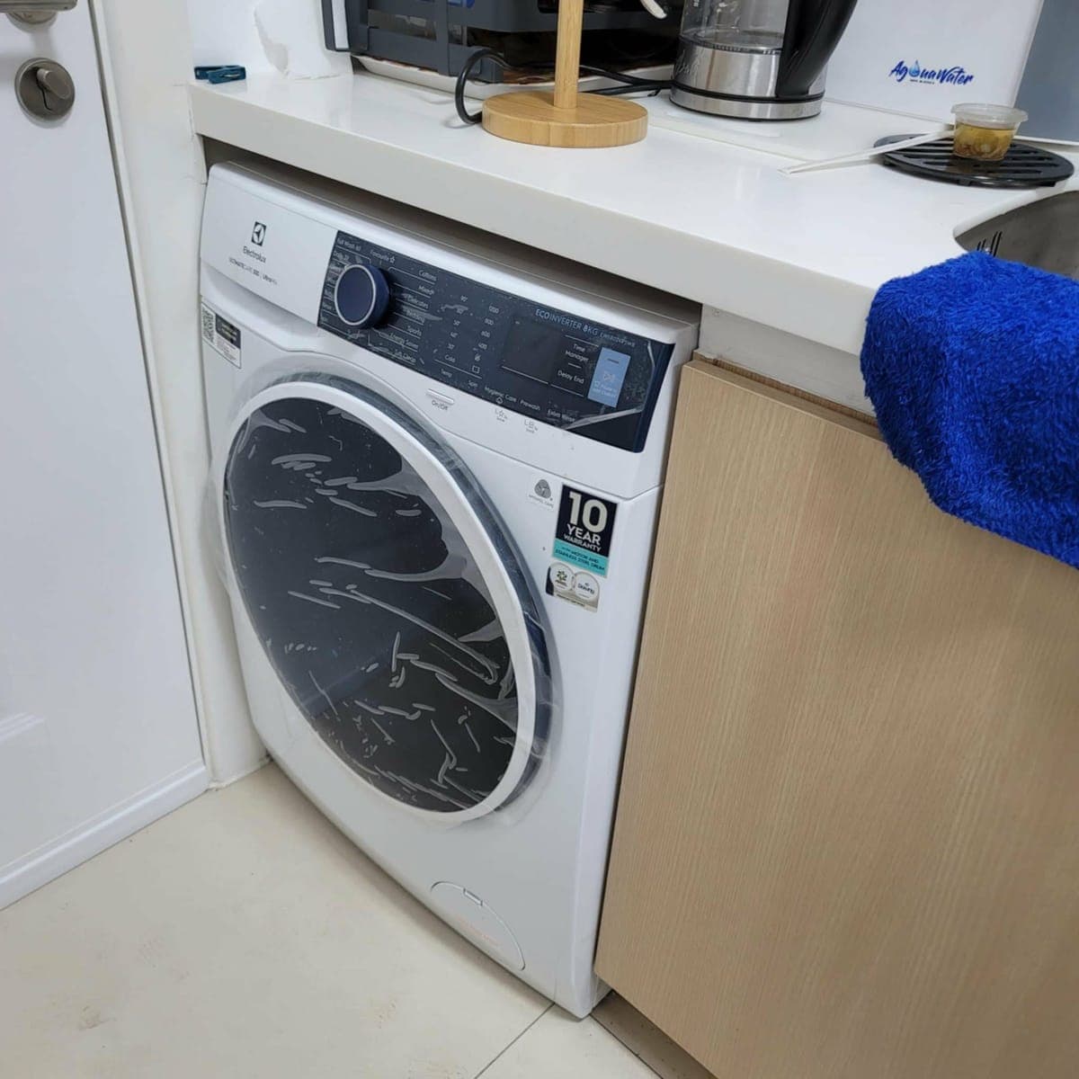 Complete and Well Furnished Studio Unit with balcony  for lease - photo 1