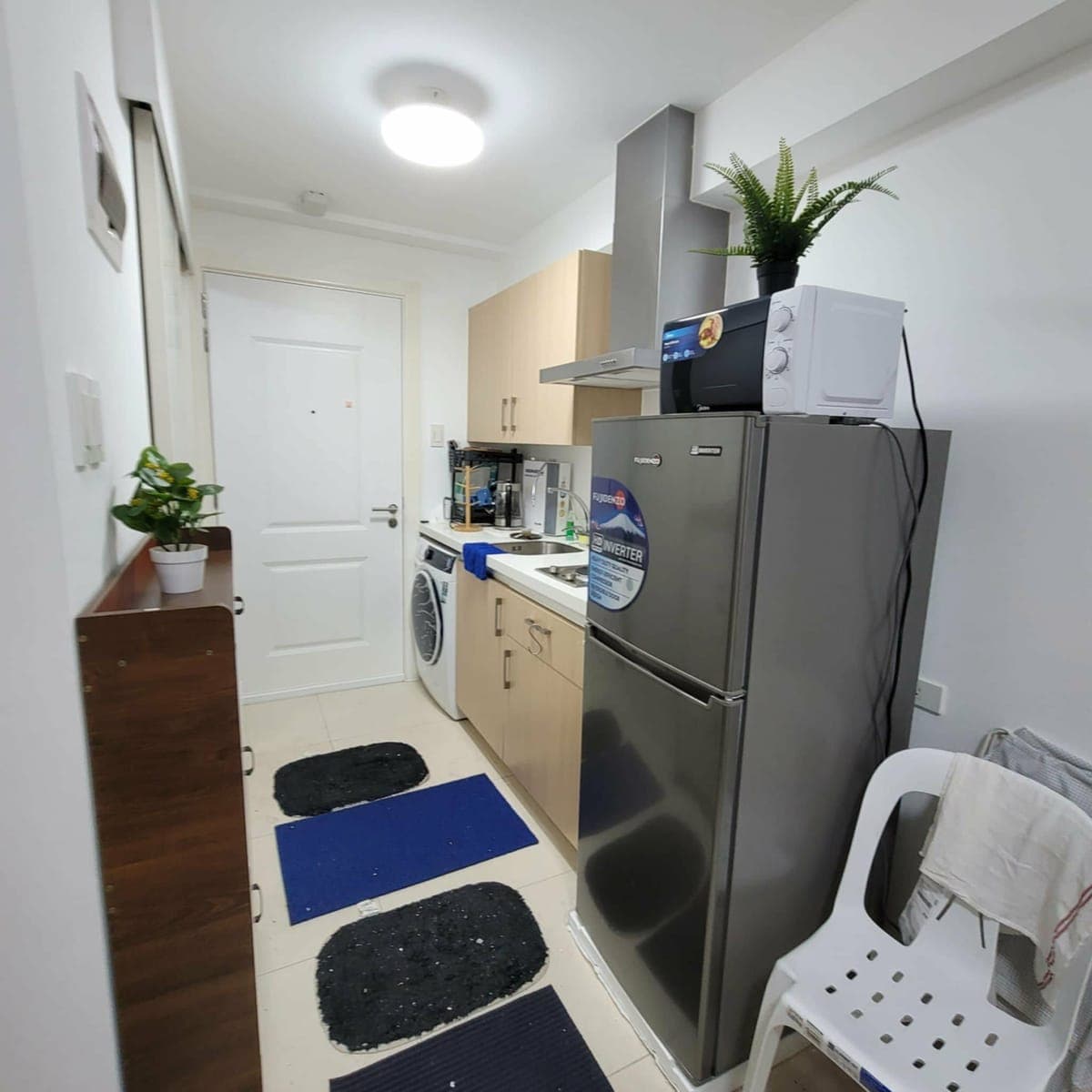 Complete and Well Furnished Studio Unit with balcony  for lease - photo 2
