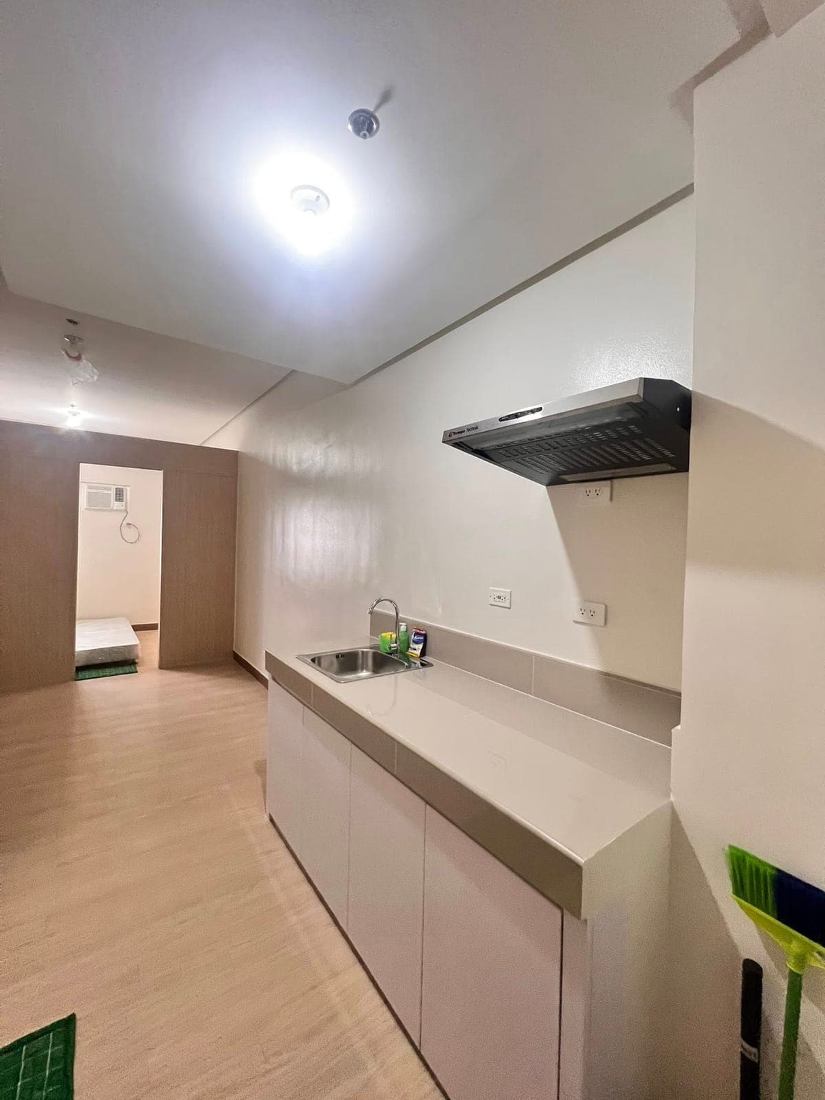 1BR semi furnished unit, for longterm lease‼️ - photo 1