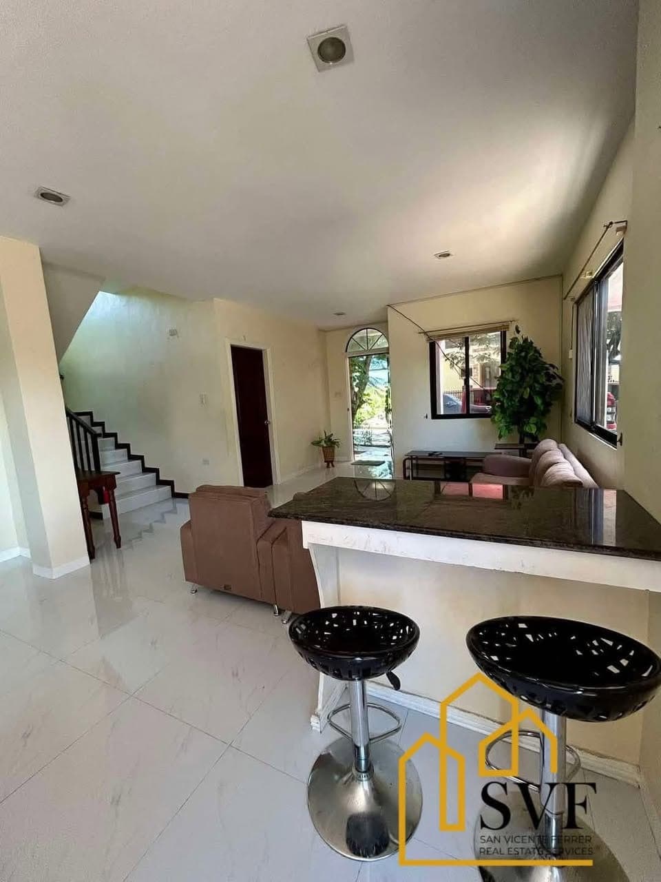 🏡 FOR RENT (1 year contract only) - photo 2