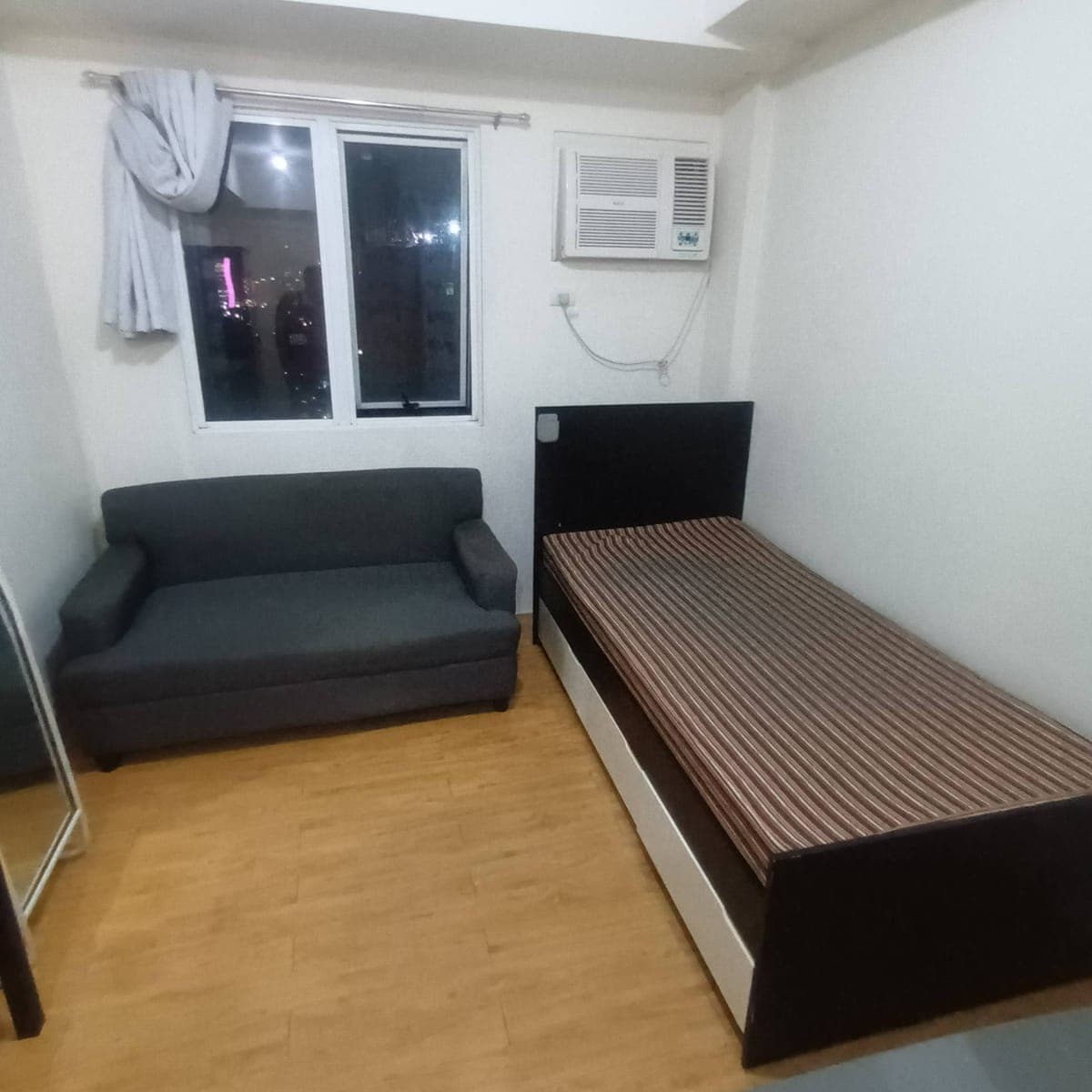 Studio unit for rent - photo 4