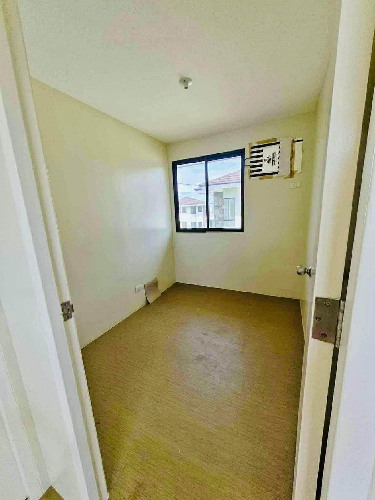 HOUSE FOR RENT IN VERMOSA IMUS NEAR DE LA SALLE ZOBEL SCHOOL - photo 3