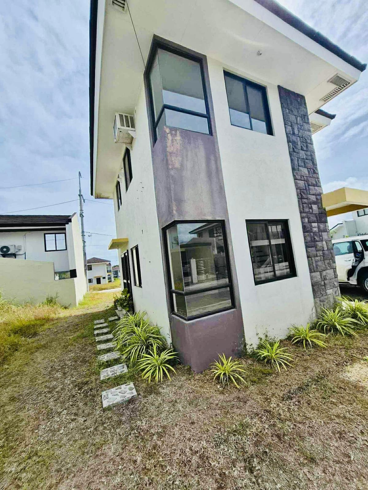 HOUSE FOR RENT IN VERMOSA IMUS NEAR DE LA SALLE ZOBEL SCHOOL - photo 9