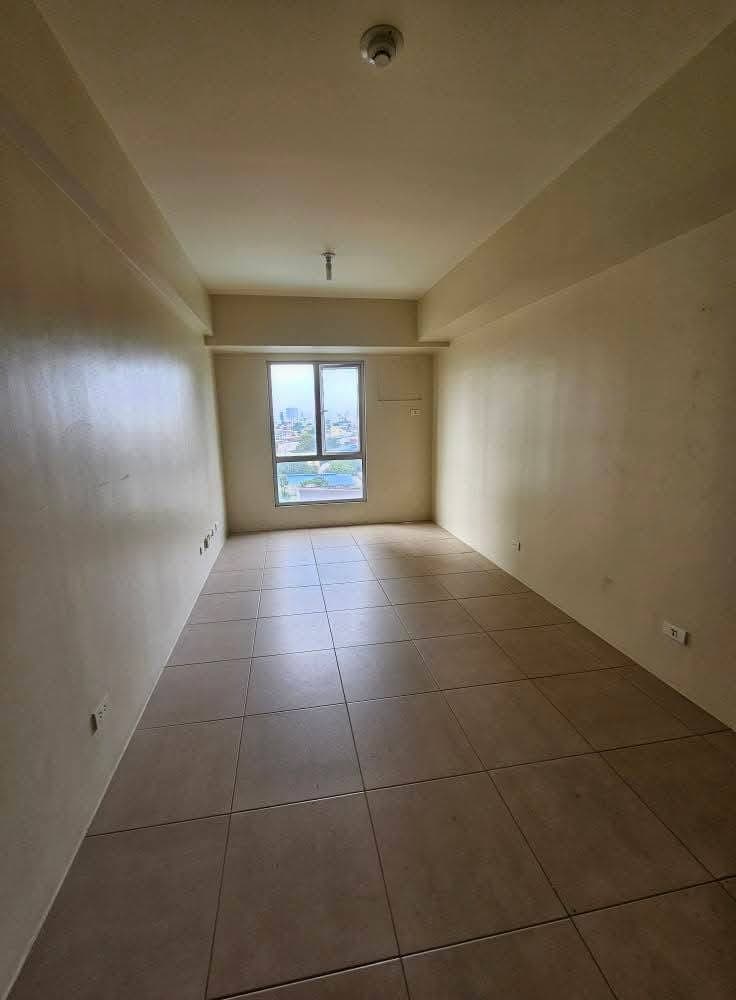 For Rent: Studio Unit- Bare - photo 1