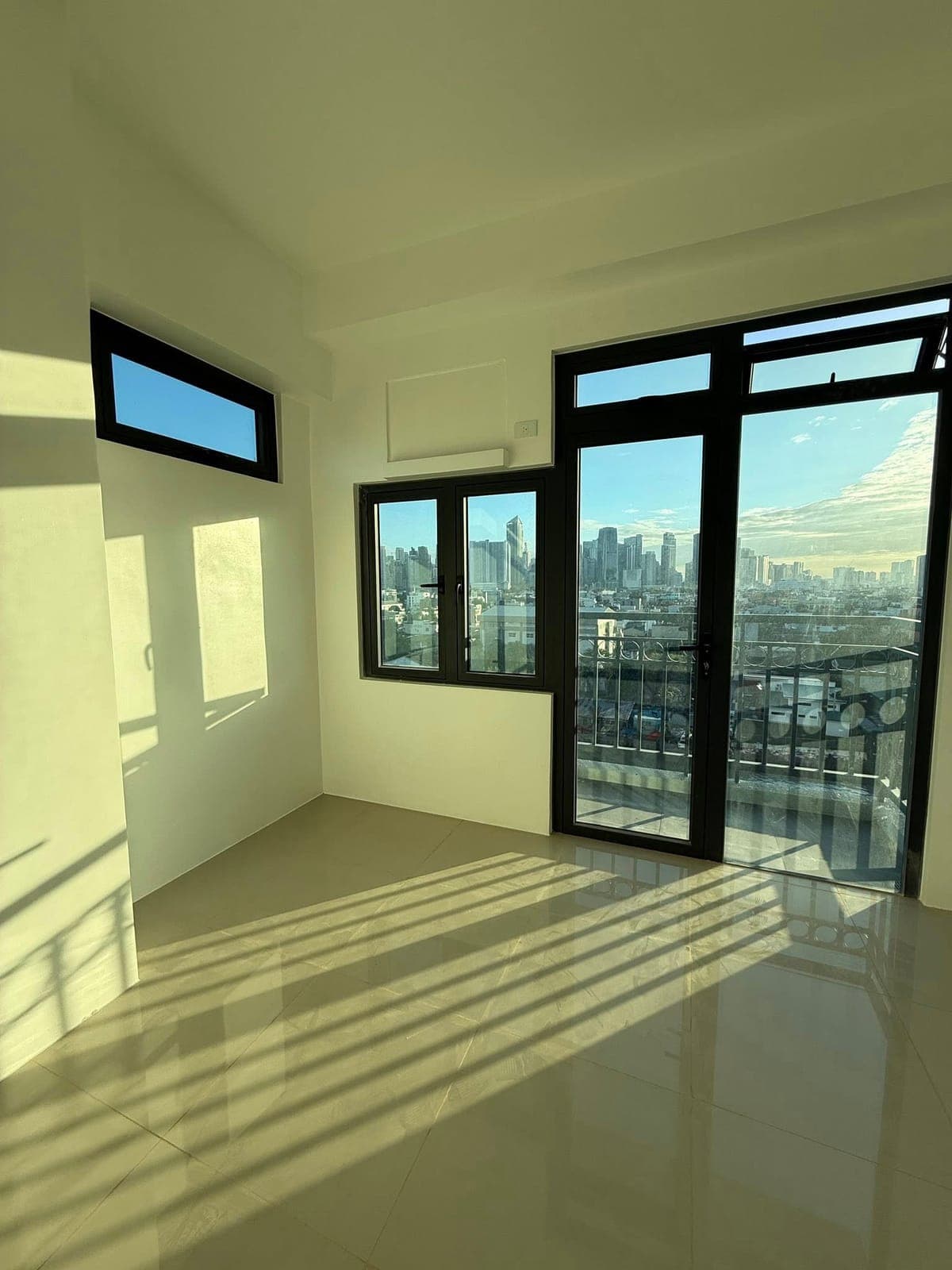 READY FOR VIEWING! Last 2 UNITS. BELOW MARKET PRICE. HARBOUR PARK RESIDENCES 1bedroom facing Makati... - photo 3