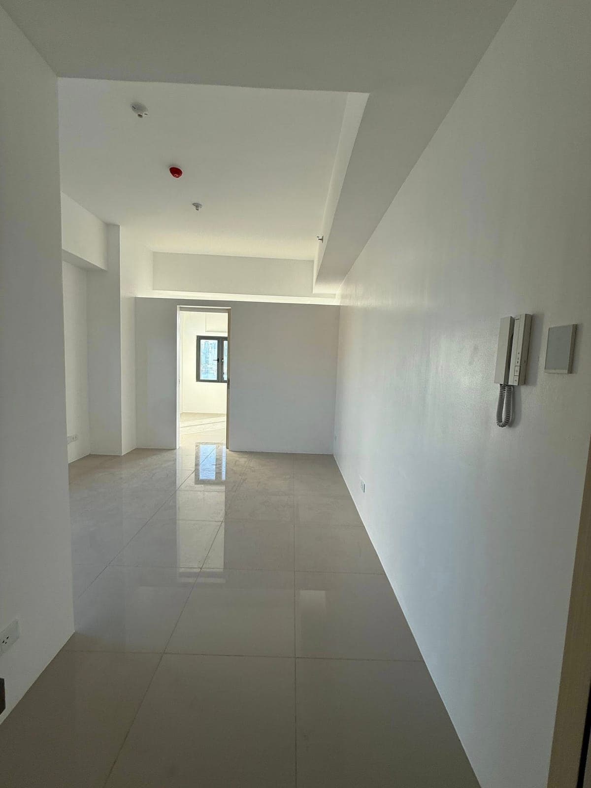 READY FOR VIEWING! Last 2 UNITS. BELOW MARKET PRICE. HARBOUR PARK RESIDENCES 1bedroom facing Makati... - photo 4