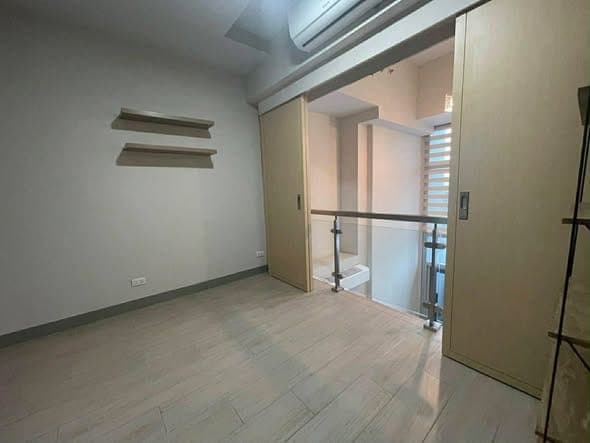 For Lease - Uptown Parksuites - photo 2