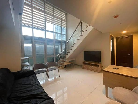 For Lease - Uptown Parksuites - photo 5