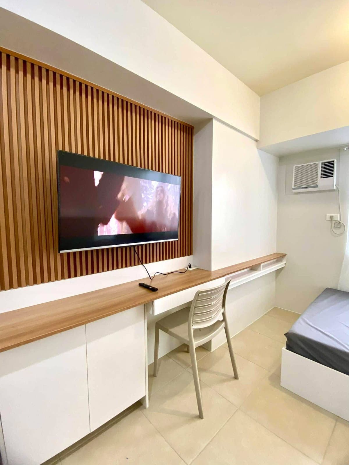 FOR RENT: ₱18,000/month. | Inclusive Association dues - photo 1