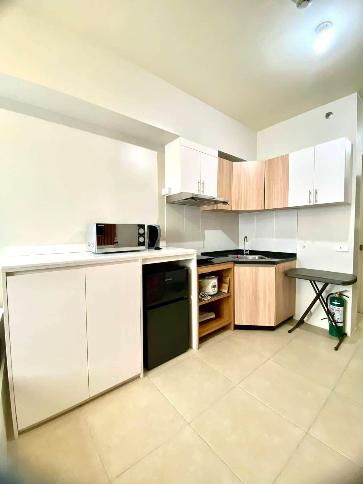 FOR RENT: ₱18,000/month. | Inclusive Association dues - photo 6