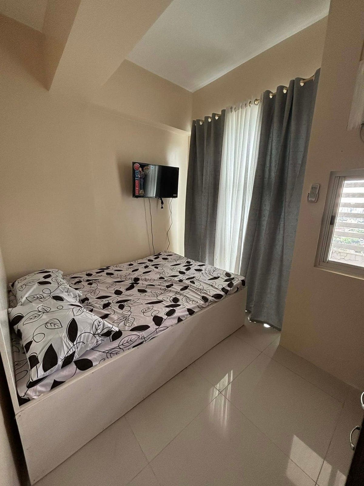 STILL AVAILABLE! - photo 2