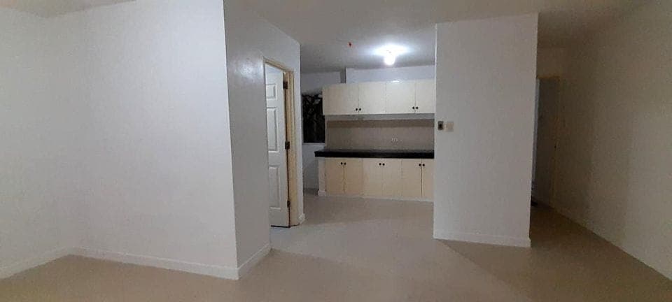 House Apartment Condo unit for Rent in Scout Area with Parking - photo 7