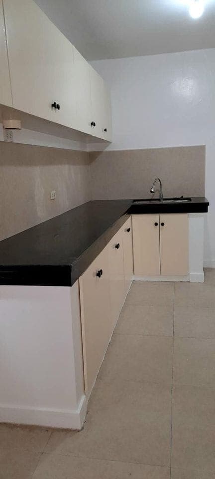 House Apartment Condo unit for Rent in Scout Area with Parking - photo 8