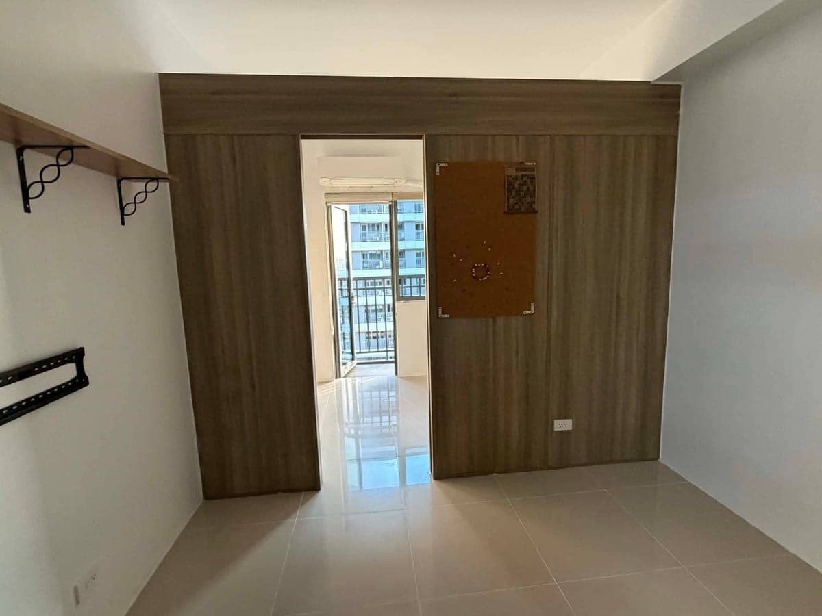 19K SEMI FURNISHED UNIT FOR RENT‼️ - photo 3